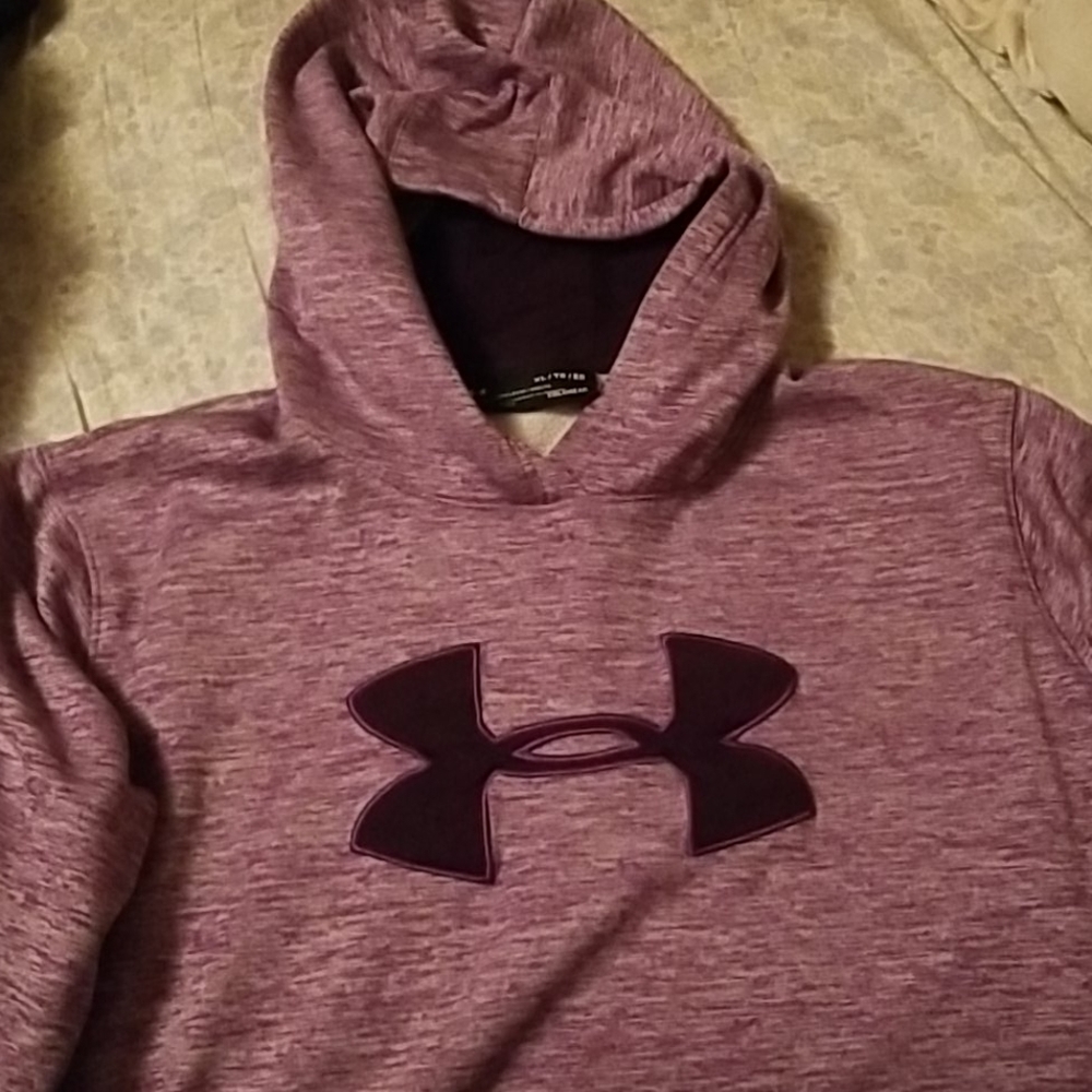 Under Armour Sweatshirt like new